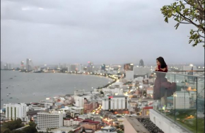 Sea View 2 BR Condo on 39FL Near Walking Street